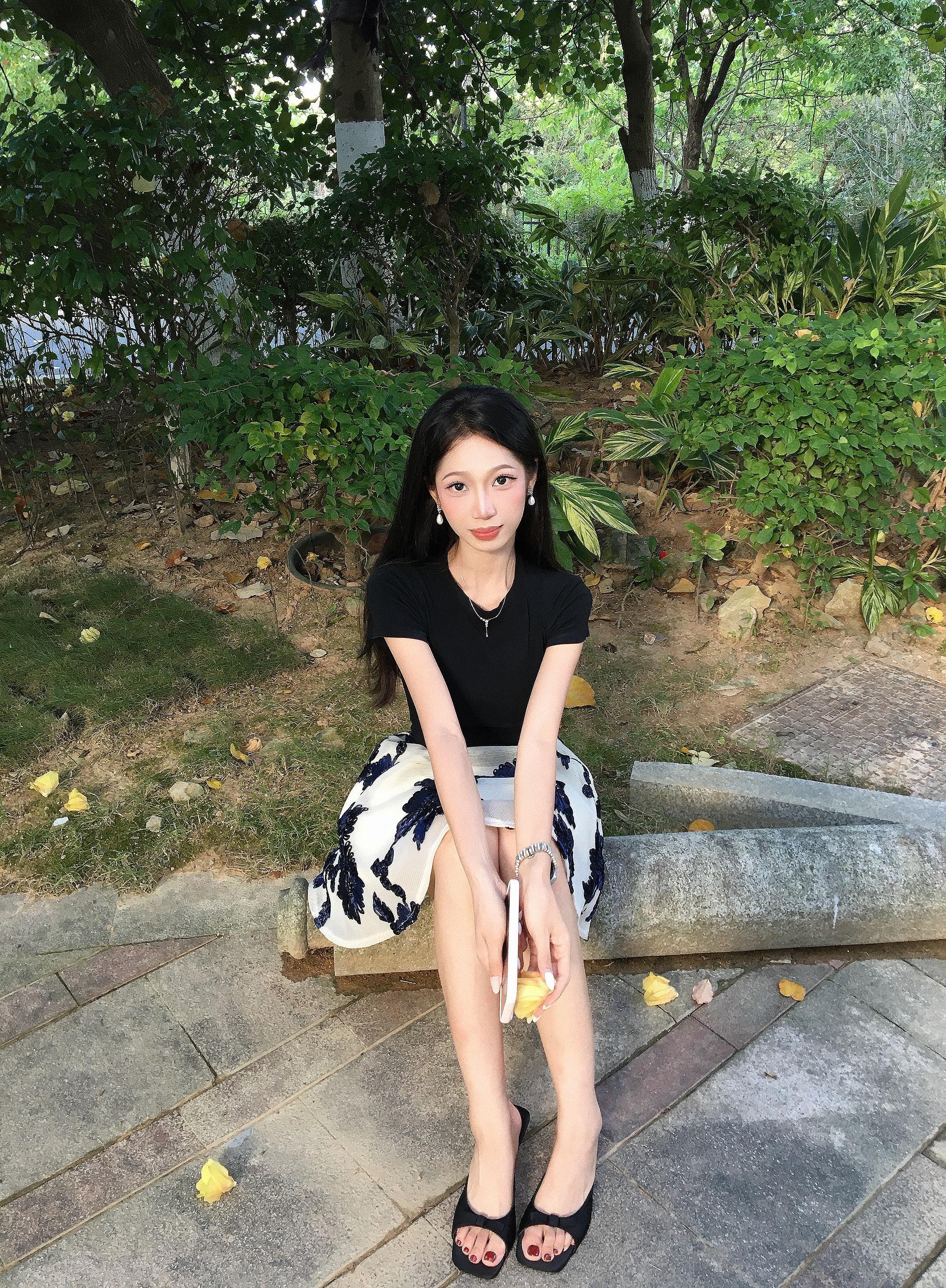 我是个想一出是一出的人 但是有人愿意陪我 我就会觉得很幸福