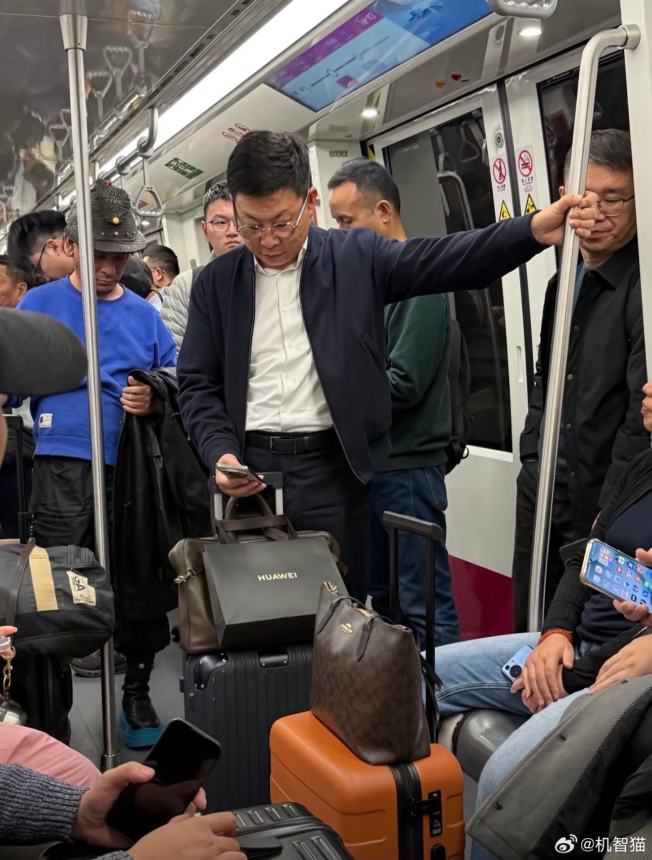 余总的主力机是Mate80RS