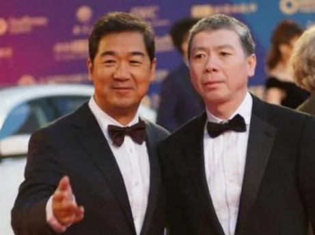 那年，张国立和冯小刚公开表态，建议重新使用繁体汉字替代简体字，此话一出，引起了学