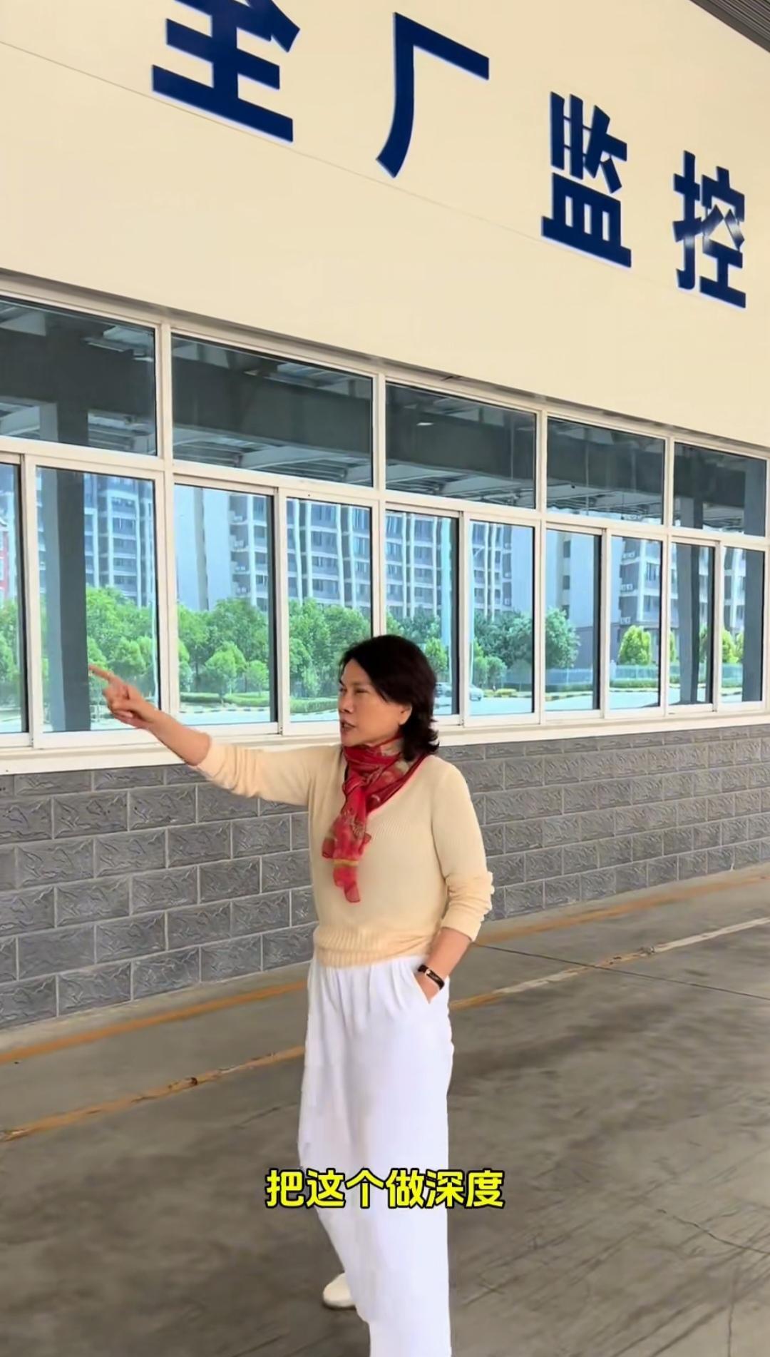 董明珠，穿的再普通，气场强大的无人能比。