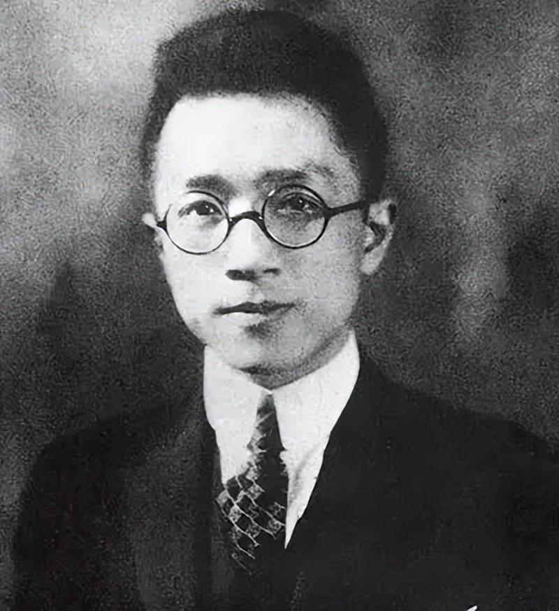1961年，26岁李敖穷困潦倒，面临辍学的风险时，给胡适写信道：“胡先生，我穷得