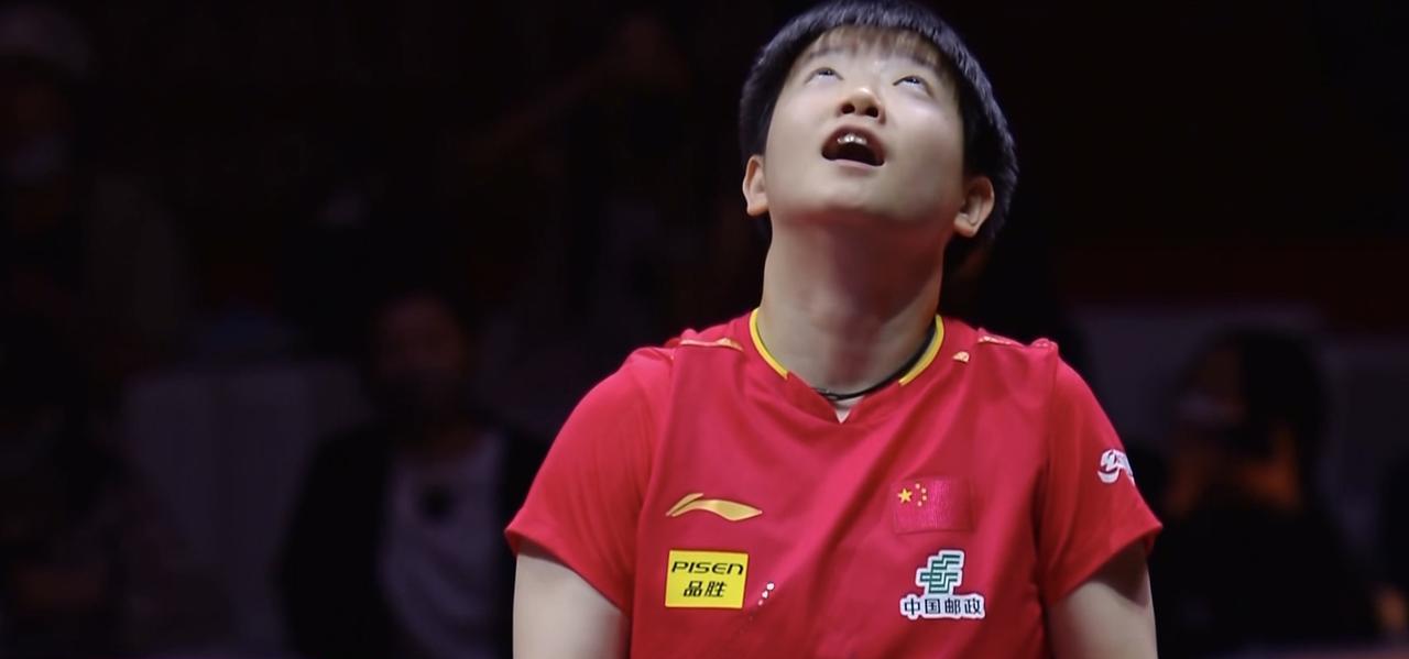 太戏剧性了，莎莎10:6拿到赛点，王曼昱连续追分，还打出来了一个超级擦边球，就连