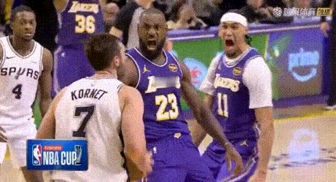 欺负老实人——詹姆斯这暴扣肘了没？右手肘顶着科内特的颈口，人家根本跳不起来，否