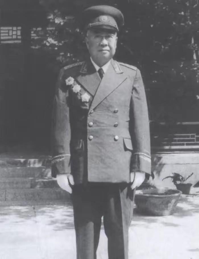 全军最难管的开国上将，谁劝都不听，唯独对陈赓心悦诚服。 在解放军将领中，郭天