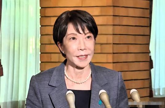 日本公开喊话中国了。6月13日，高市早苗在踏上飞机之前接受了记者采访，就出访