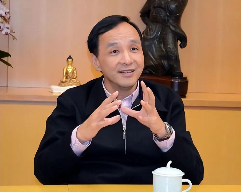 朱立伦“总辞”了！很多人以为，这是国民党的“和平交接”，是郑丽文时代的“开始”。