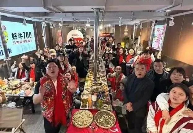 这年头，关店跑路的见多了，但关店前自掏腰包3万请300位老客吃饭的，真不多见。