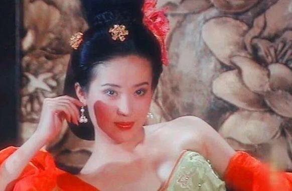 李世民杀了自己大哥和三弟后顺利即位，还强娶弟媳杨氏为妃。杨氏痛骂他：“你罔顾人伦