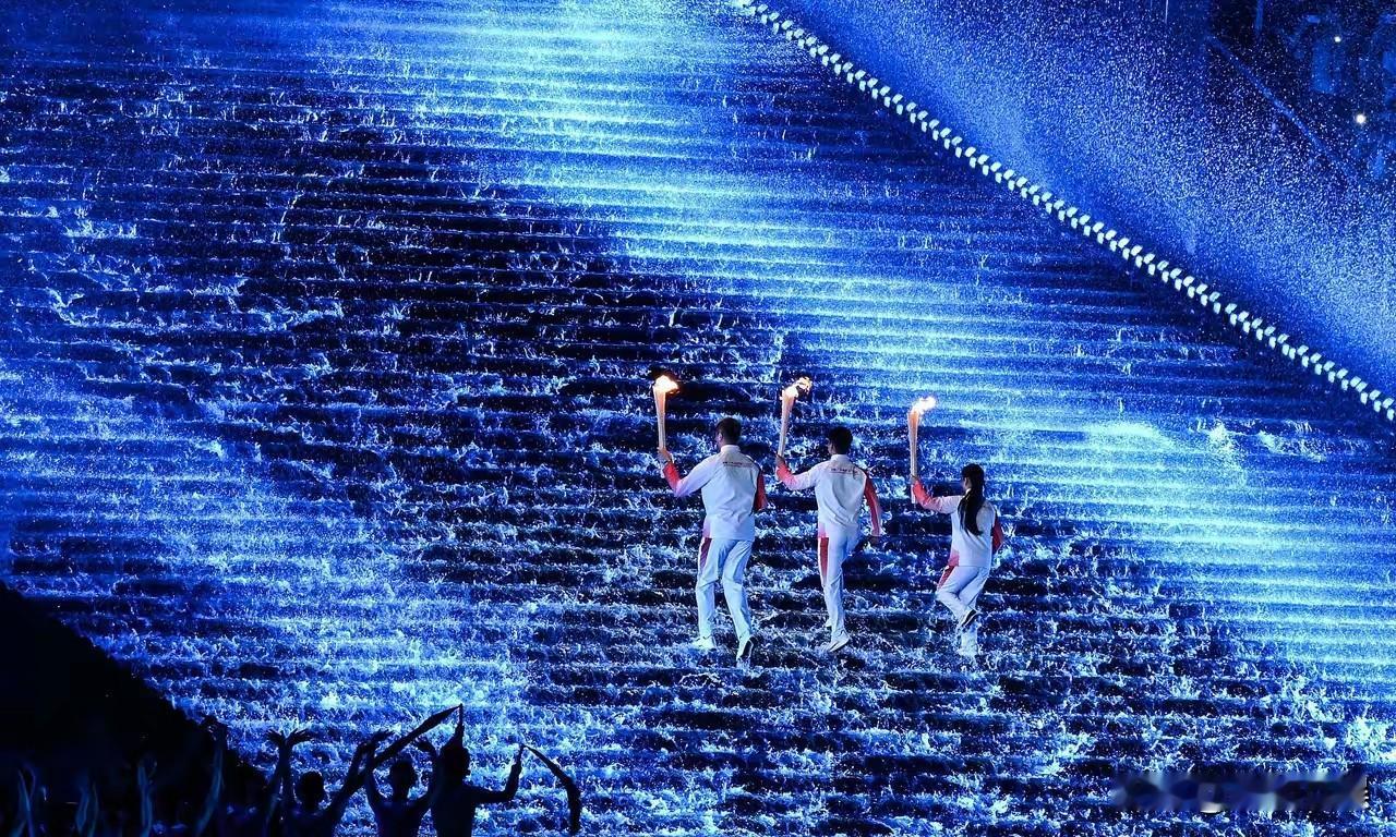 今晚全运会最大的亮点不是吉祥物不是运动员，更不是各路明星今年全运会最大的问题