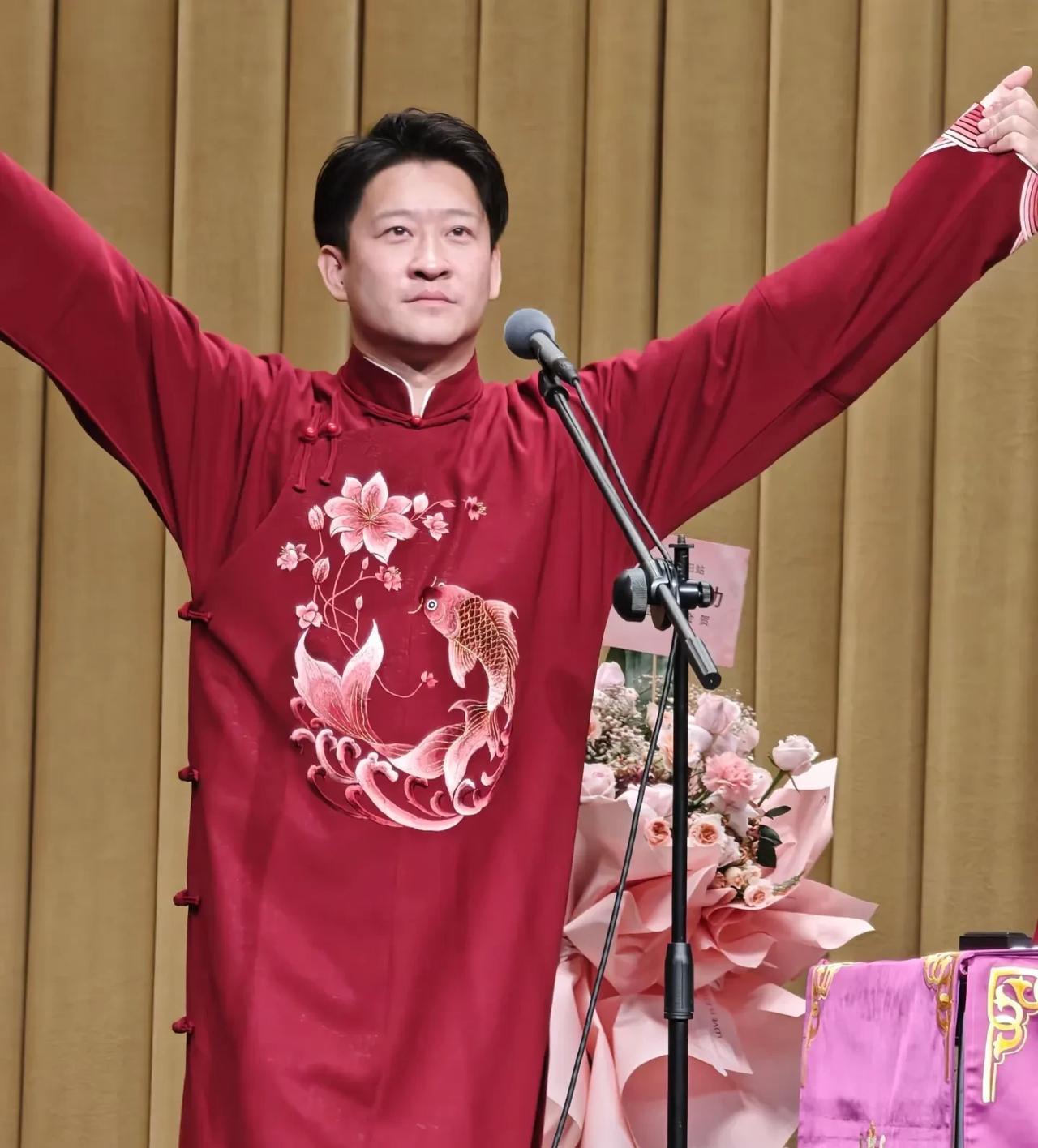 曹云金说，不管郭老师认不认我是徒弟，我都得感谢他，教了我艺术，还持续教我做人。