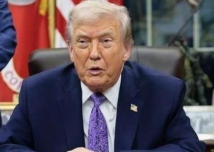 美国总统特朗普一经核查才让人看清，他不但是美国有史以来首位身家亿万的总统，更是把