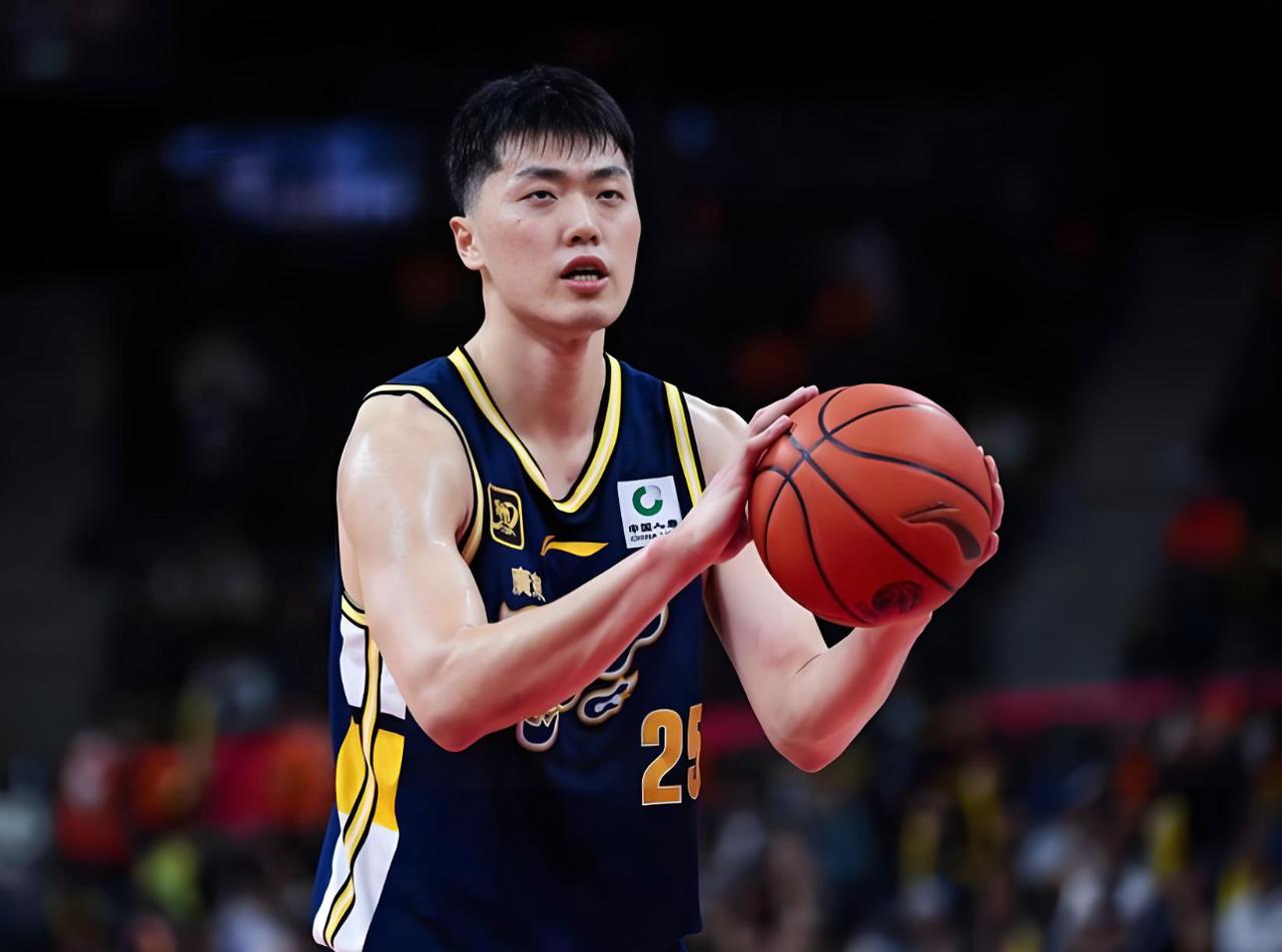 雪上加霜，广东队又一锋线悍将受伤！上一场输给山东队之后，广东队的排名直线下滑，