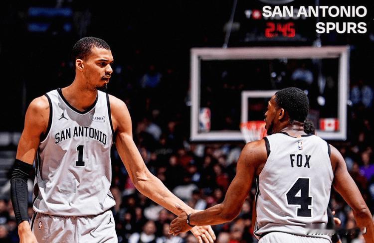 十年等待！马刺15分大逆转险胜猛龙豪取10连胜，稳居西部第二距雷霆仅2个胜场