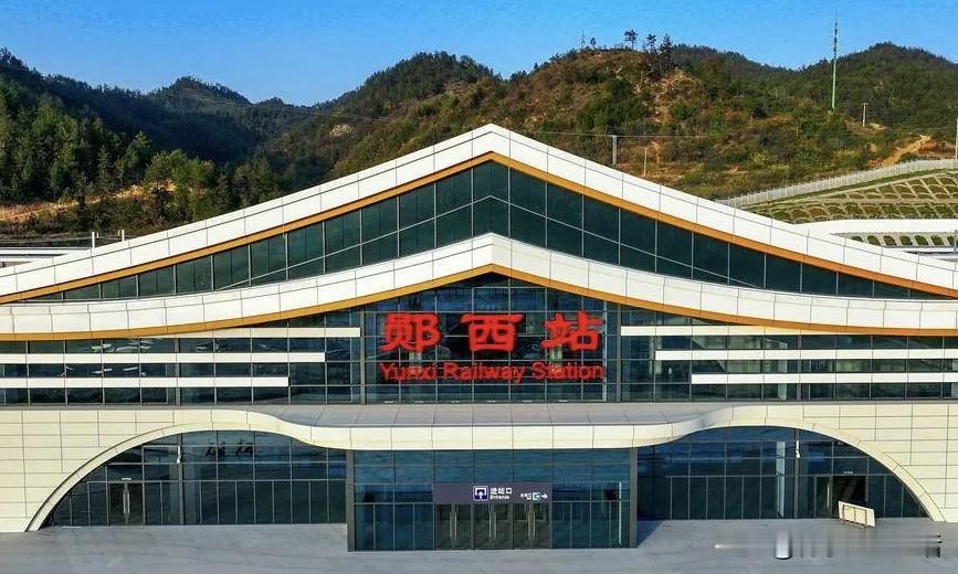 西十高铁6月份要通车了！这是个大好消息，我们家两孩子不知道念叨了好多次，要去西安