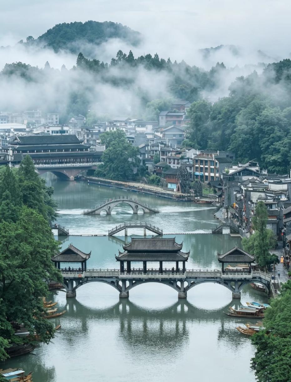 做了15年律师的朋友，吃饭时跟我说了6句“扎心真话”，听完我后背发凉跟这位