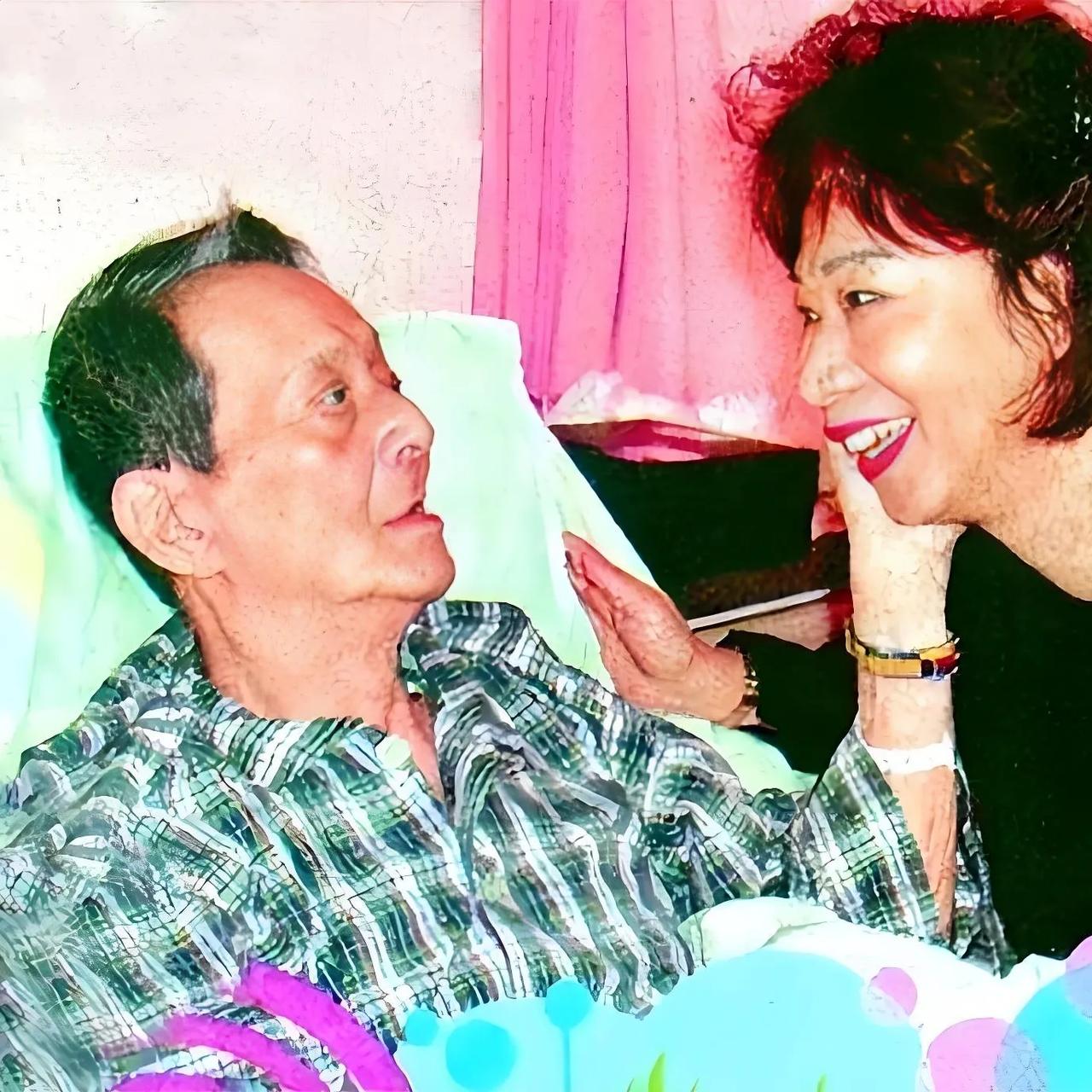 2005年，“虾叔”关海山病重期间，一张珍贵的留影，他TVB地位最高的演员之一，