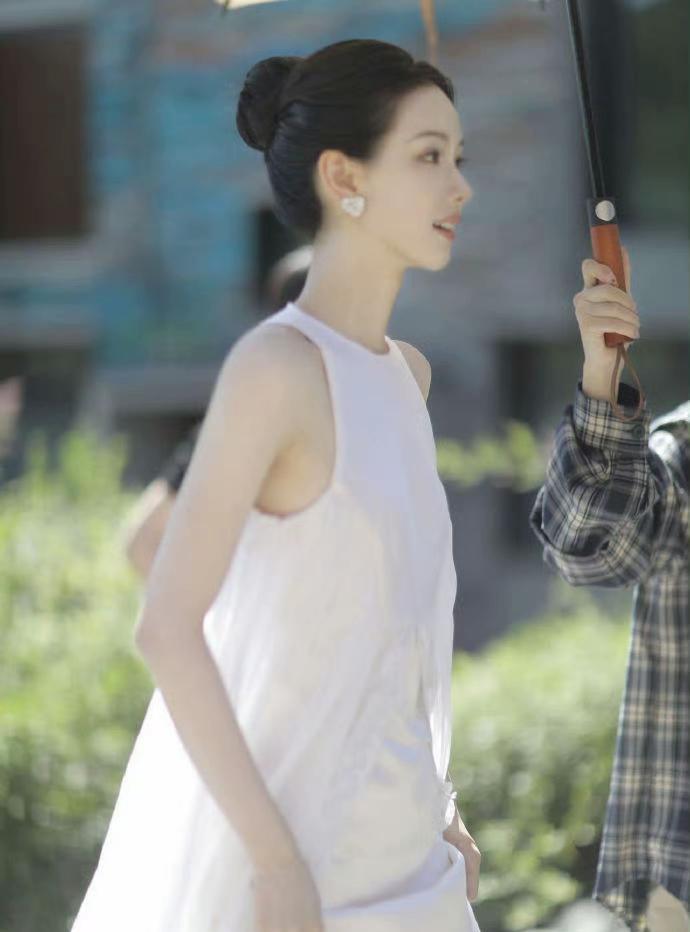 陈都灵果真是不浪费每一次妆造，我那灵动的白月光每逢活动必出神图[爱心]我嘟出发