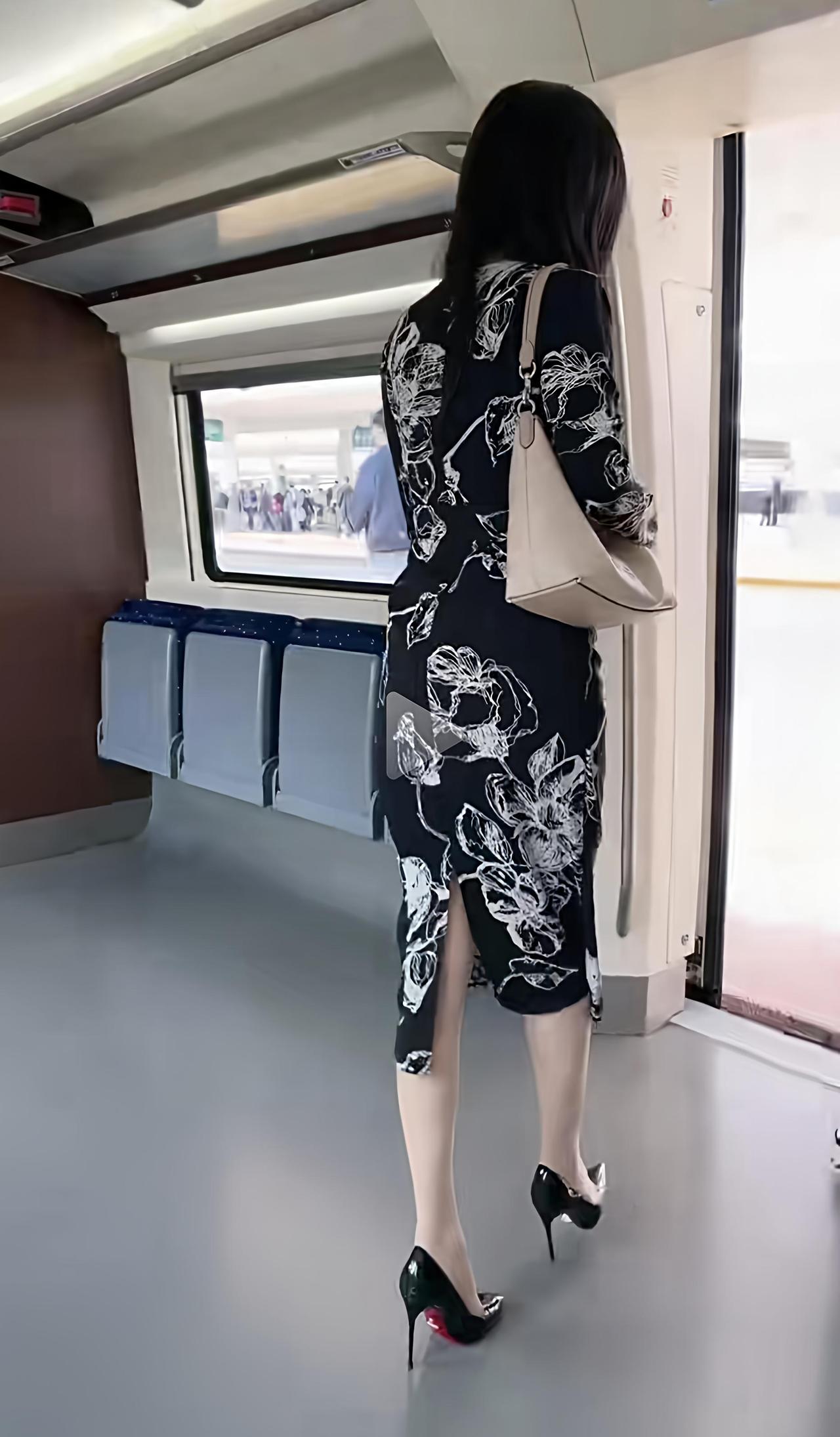为什么漂亮的女孩都喜欢高跟鞋