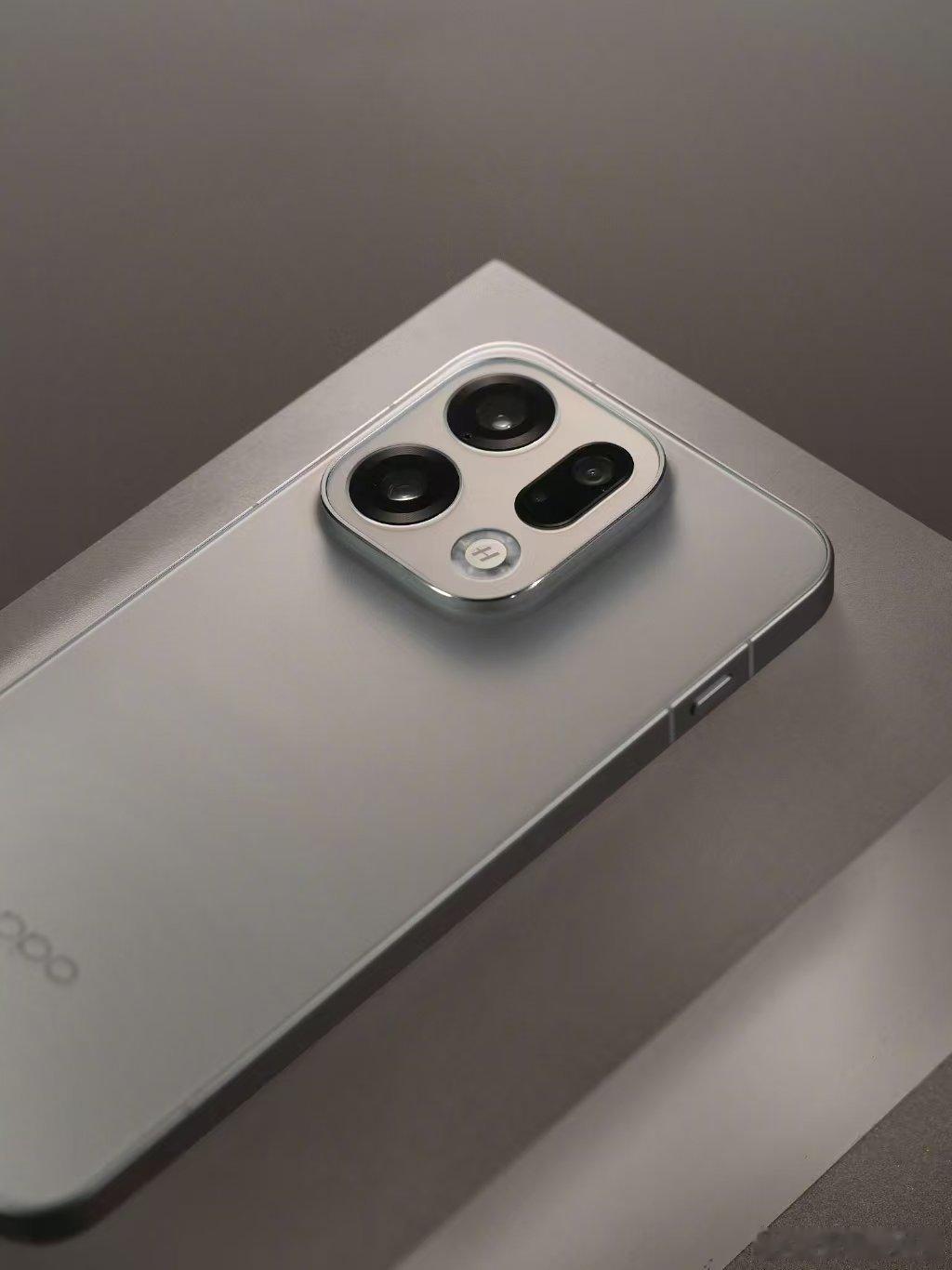 OPPO的三款旗舰机型将在春节之后不久上市！OPPOFindN6OPPOF