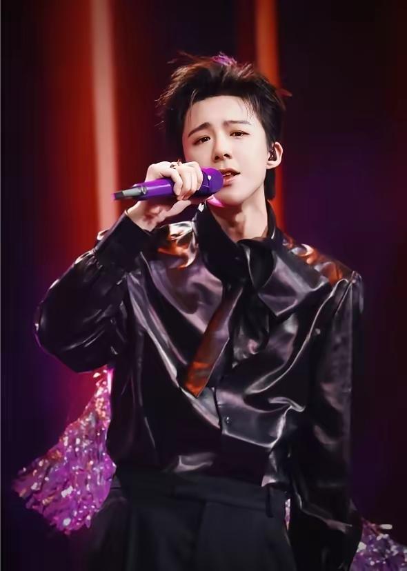 吃了个超圈粉的陈年旧瓜！刘宇宁早年的婚史被扒，才知道他2012年就和前妻结了婚