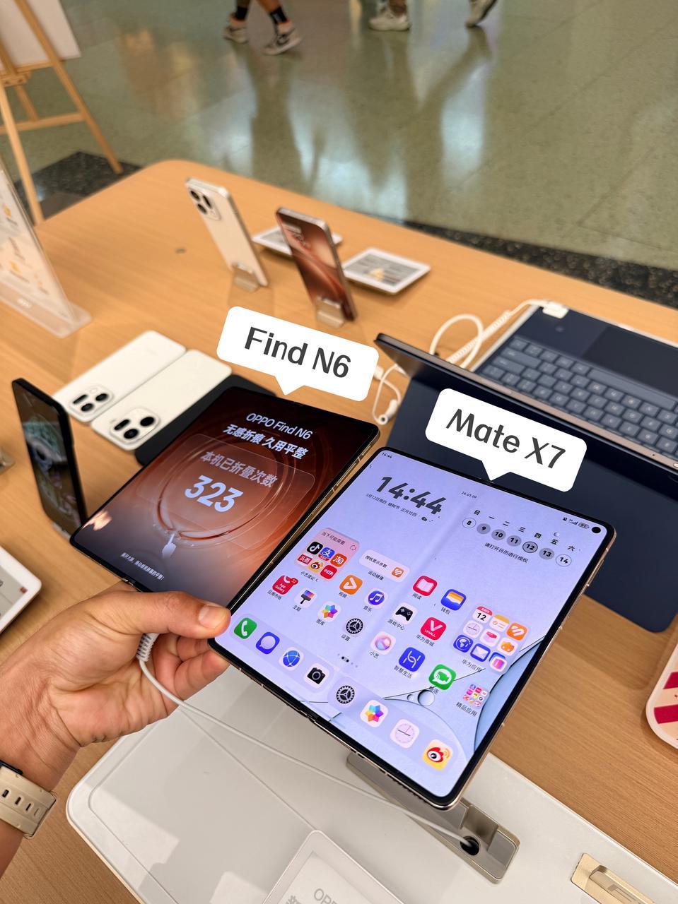 华为X7换FindN6合适吗？无感折痕让我心动了首发买的MateX7哪哪都