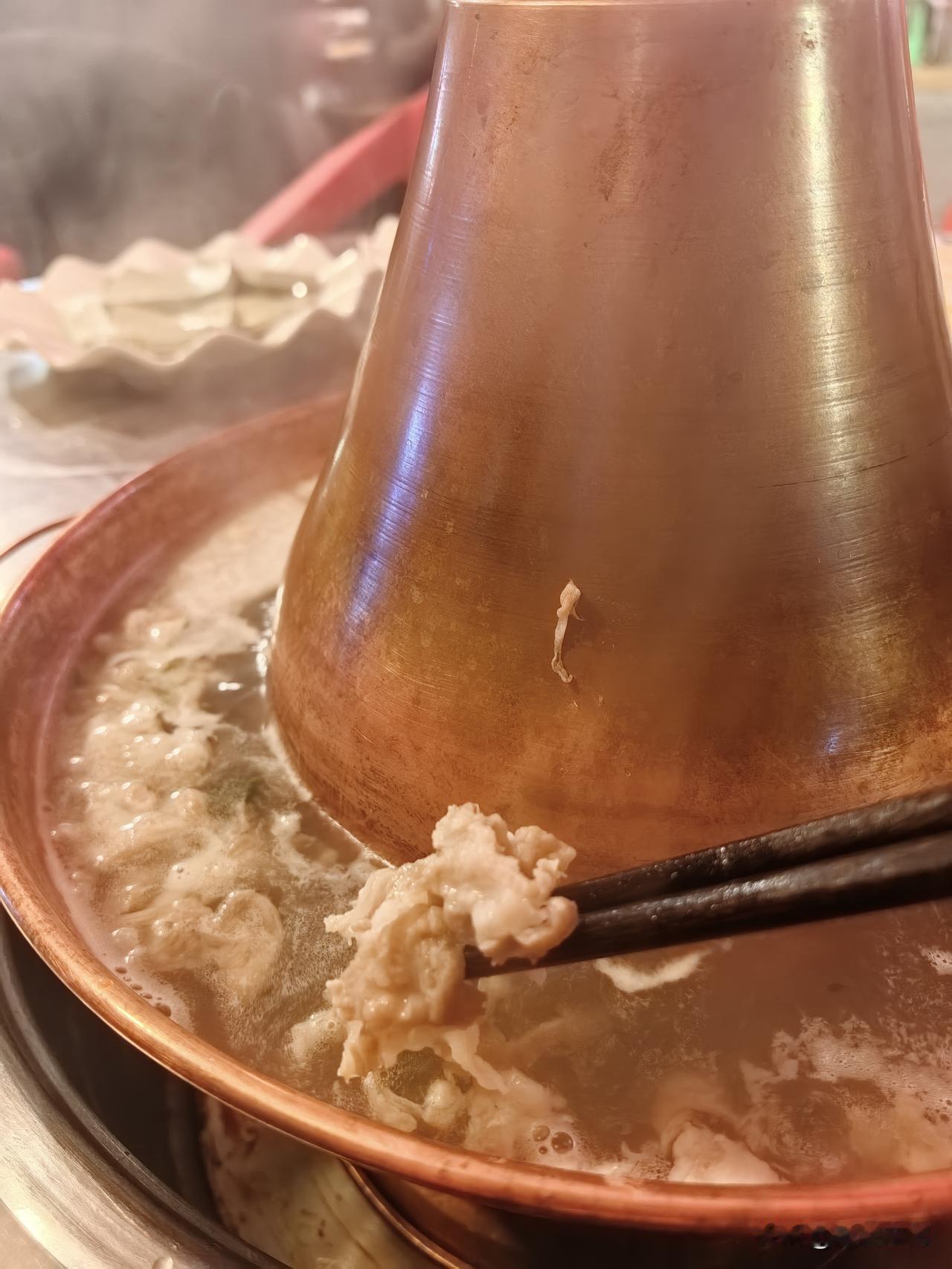 幸福是什么？是冬日一家人围炉而坐涮菜烫肉的惬意是有你在一切都刚刚好