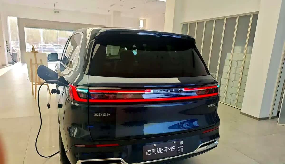 花25万买银河M9，不如直接去看深蓝S09，试驾完心里只剩一句：不值。车