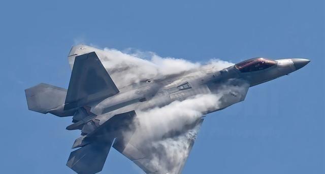 美军一直搞不明白，为啥自己的主力战机F-35从日本基地起飞，飞行不到200