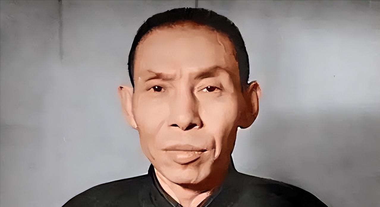 1951年，杜月笙卧床不起，就在他临终前最后一天，他让女儿去银行取一个保险柜。家
