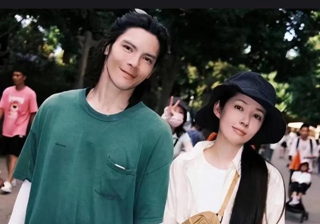 郭碧婷这操作，真的太让人浮想联翩了！她把俩孩子都送去台北读书，自
