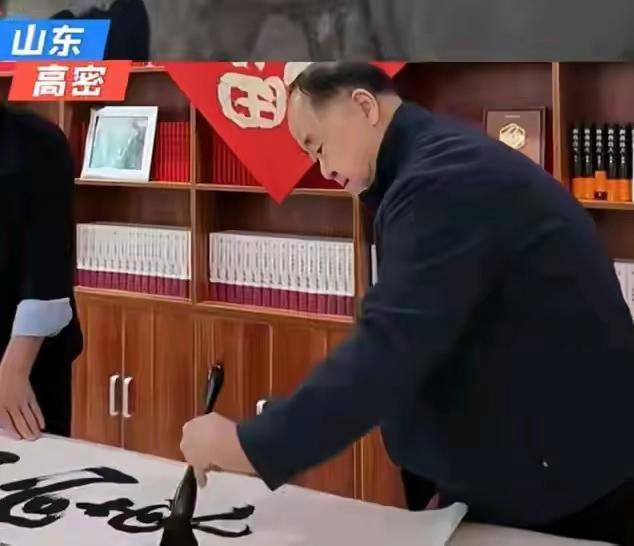 文学论战升级：诺奖作家被指撕裂历史共识，意识形态防线拉响警报一场围绕诺贝尔文