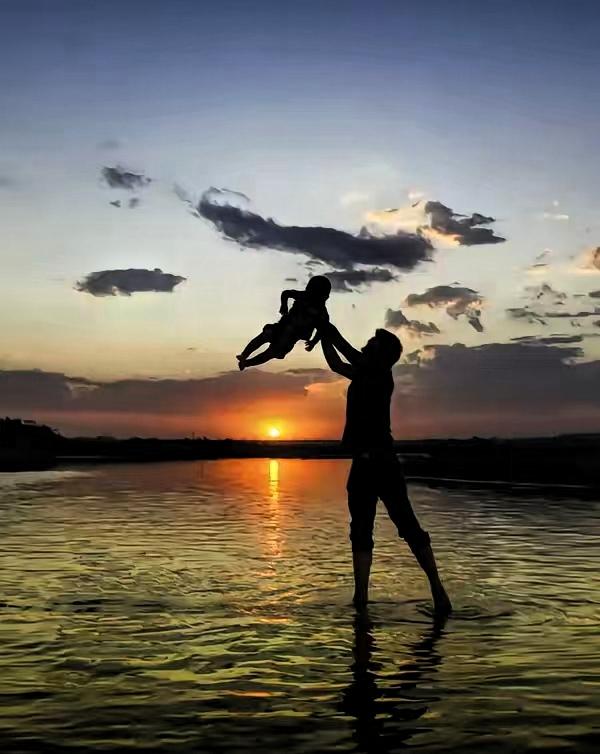 扎心了！为什么普通人大多要熬到35-40岁，才能摸透社会运行的真实逻辑？等