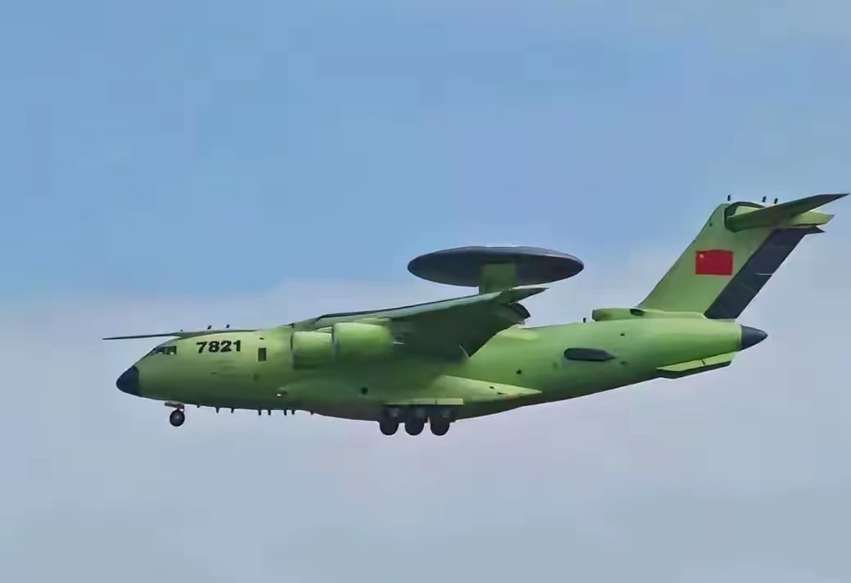 空警-3000，中国新一代战略级空中预警机，它以国产运-20B为平台，配备了国产