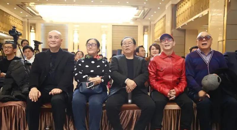 陈丽华临终前想把四百亿留给迟重瑞，他却当场拒绝，只求留下一座博物馆。外人嘲讽迟