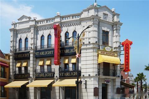 影视巨头华谊兄弟正面临严峻挑战。这家曾坐拥900亿市值的