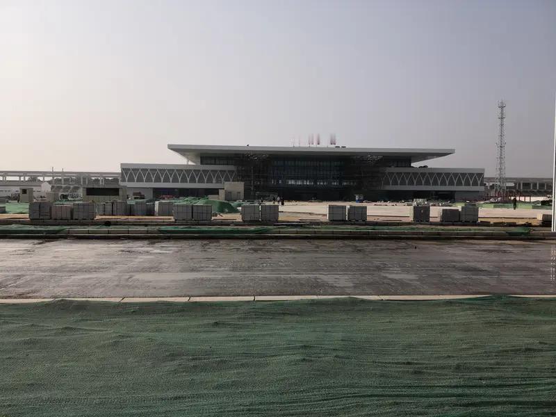 网友们对京沪高铁二线潍宿段最新进度讨论热烈。据工人日报消息，潍宿高铁站前3标首孔