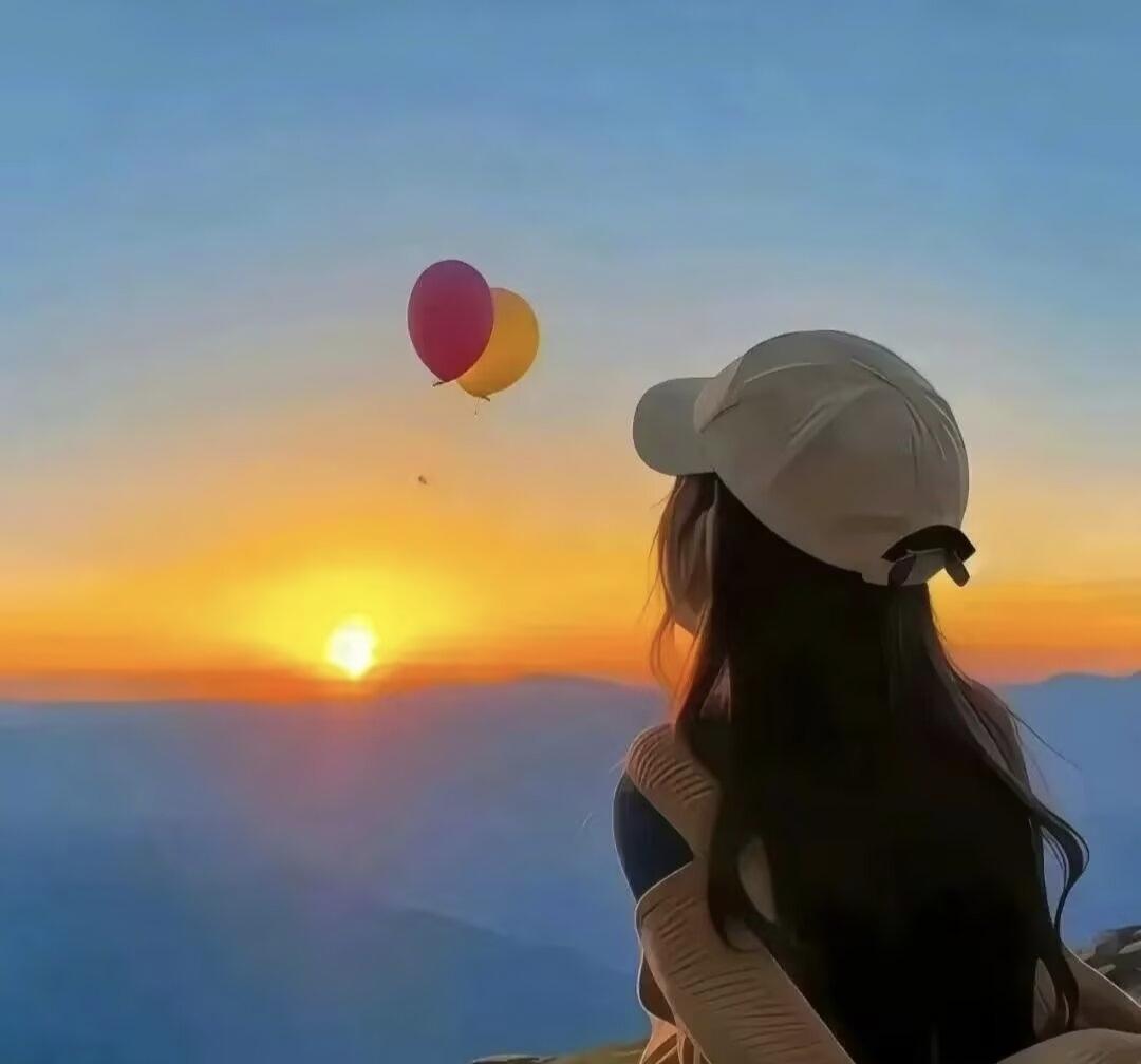 弟弟还没结婚时候，跟我感情很好。我比弟弟大七岁，从小到大很疼他。那时候弟弟总是说