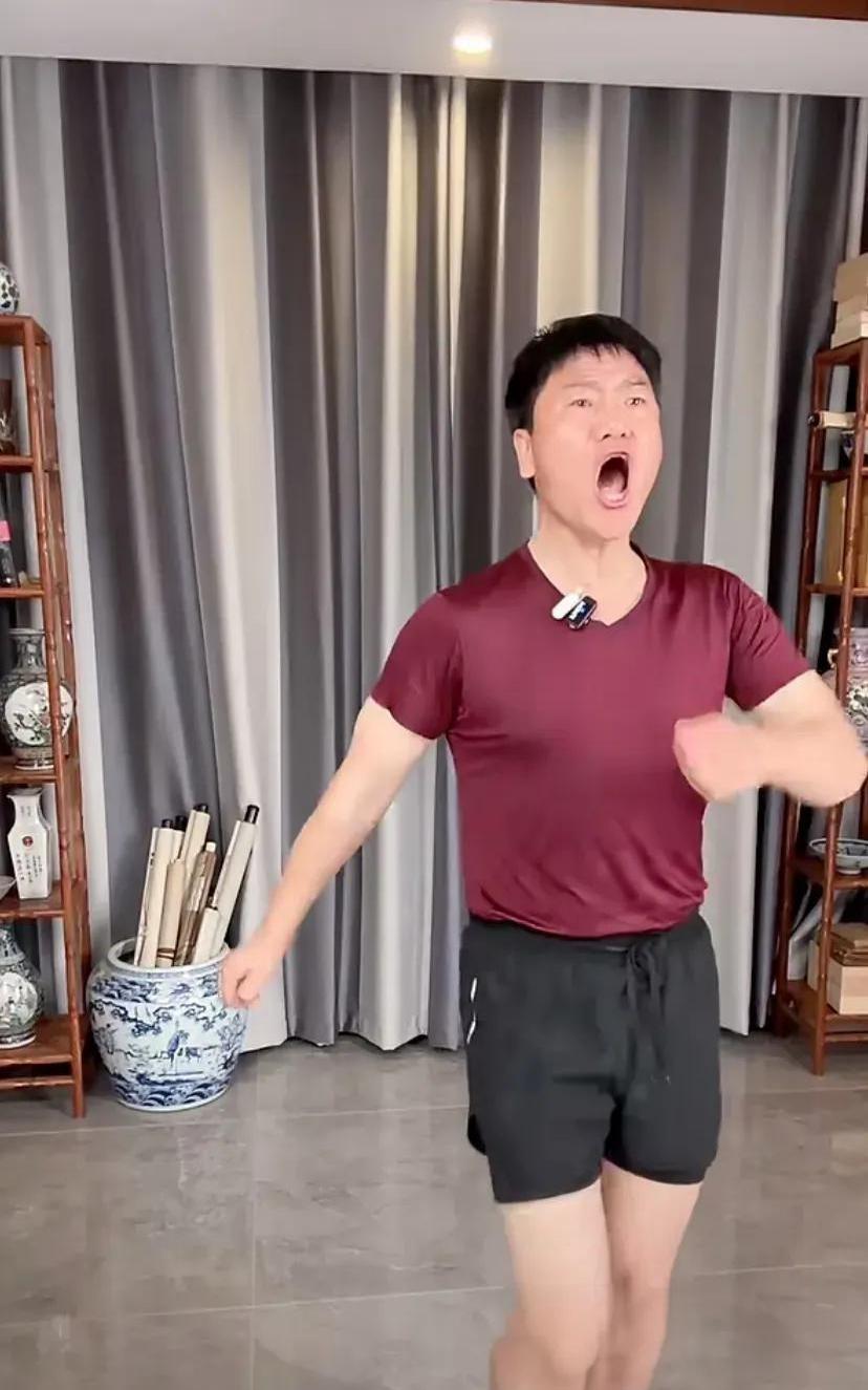 <em>反诈老陈</em>这些天又上热搜了，不过这次不是因为<em>反诈</em>宣传，而是因为他辞职后转型网红的各