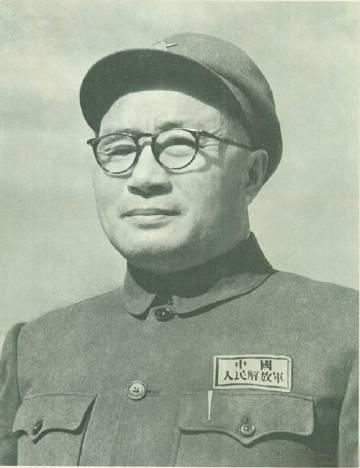 1949年12月25日，国民党中将李振率部起义，在谈判时，见解放军干部都很年轻，