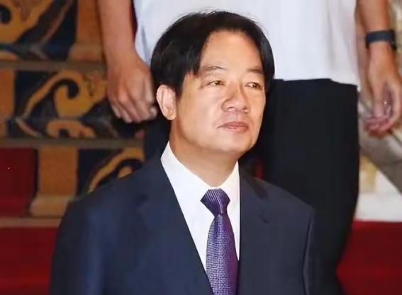 什么是真正的国家尊严？不用讲大道理，看美国人的坐姿就全明白了。同样是见美国官员，
