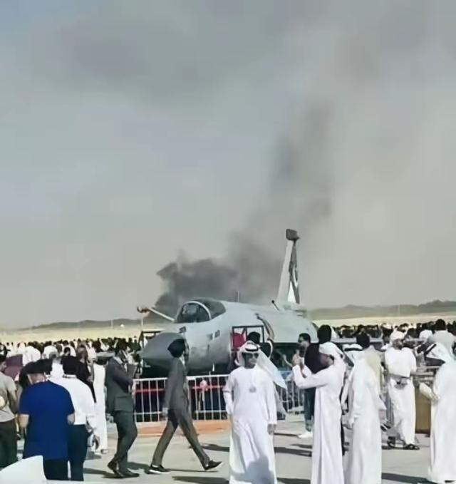 首句：恶心印度还得是巴勒斯坦[赞]那天下午我正瘫在沙发里边啃薯片边刷军