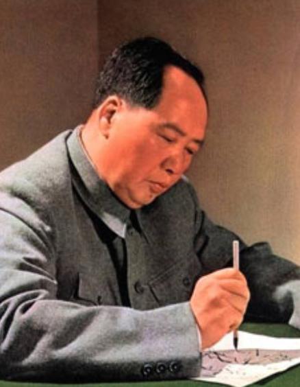 1949年江西解放，毛泽东在听取赣南剿匪汇报时，突然追问一句：黄镇中抓到没有？