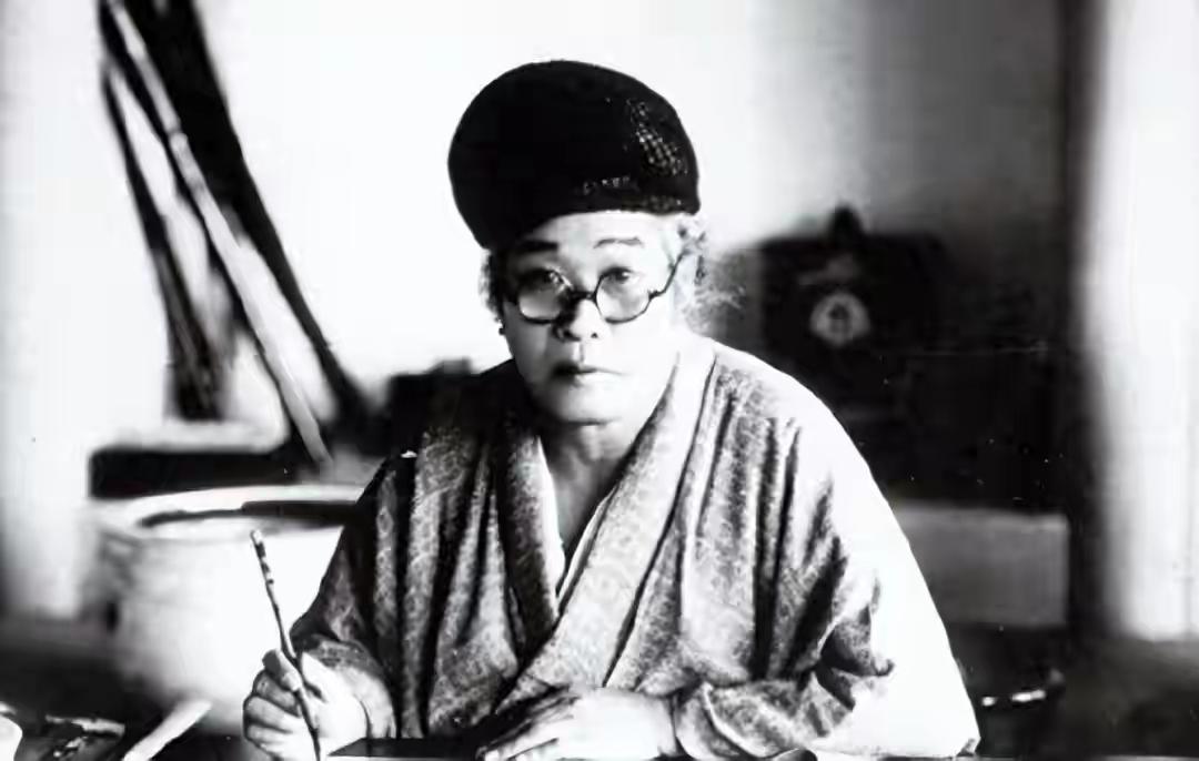 出生在明治初年京都乡下的上田喜三郎，自打落地就常年缠绵病榻，乡里行医的老者几番问