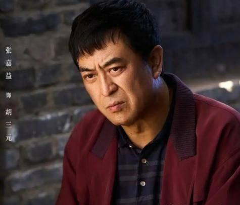 56岁的张嘉益，彻底告别北京，定居老家西安。没移民美国或加拿大，而是住进曲江华侨