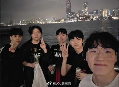 BFX被称为LCK版RNGBin大哥狂归狂，但是实力也是毋庸置疑的，感觉打个B