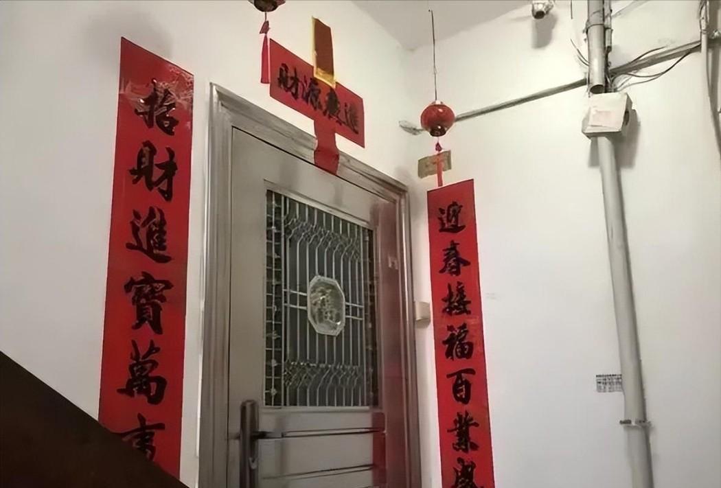 1992年，张女士花了33万在深圳买了一套房，之后就去国外居住了，直到2020年