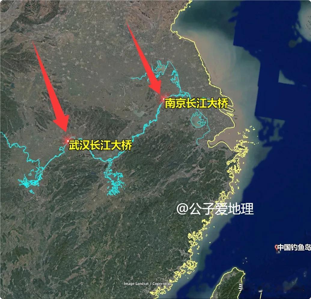 为什么武汉长江大桥的游客多，而南京长江大桥的游客相对比较少呢。你有没有发现一个