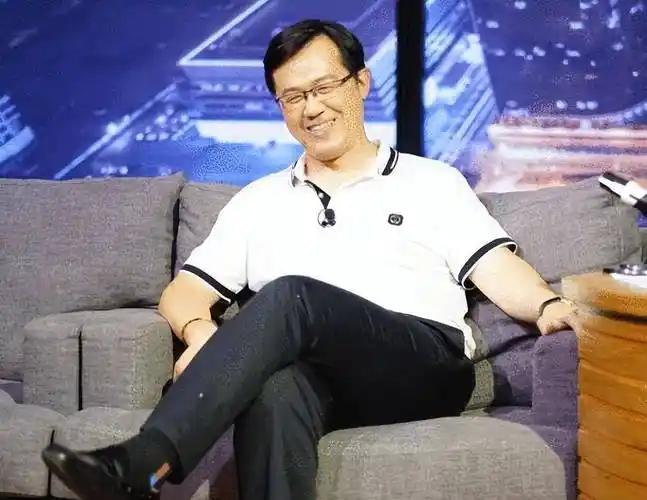 卓伟又出手了，这次爆的料让整个华语乐坛都坐不住了 卓伟沉寂了这么久，这一开口