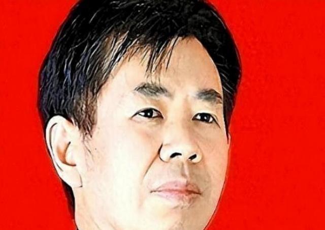 军事专家戴旭有个判断，很扎心！他说我们的航母下水，五代机升空，导弹快得看不见，家