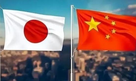 中国网友又想出了一个制裁日本的绝招，就是效仿俄罗斯彻底关闭中国领空，不允许日本飞
